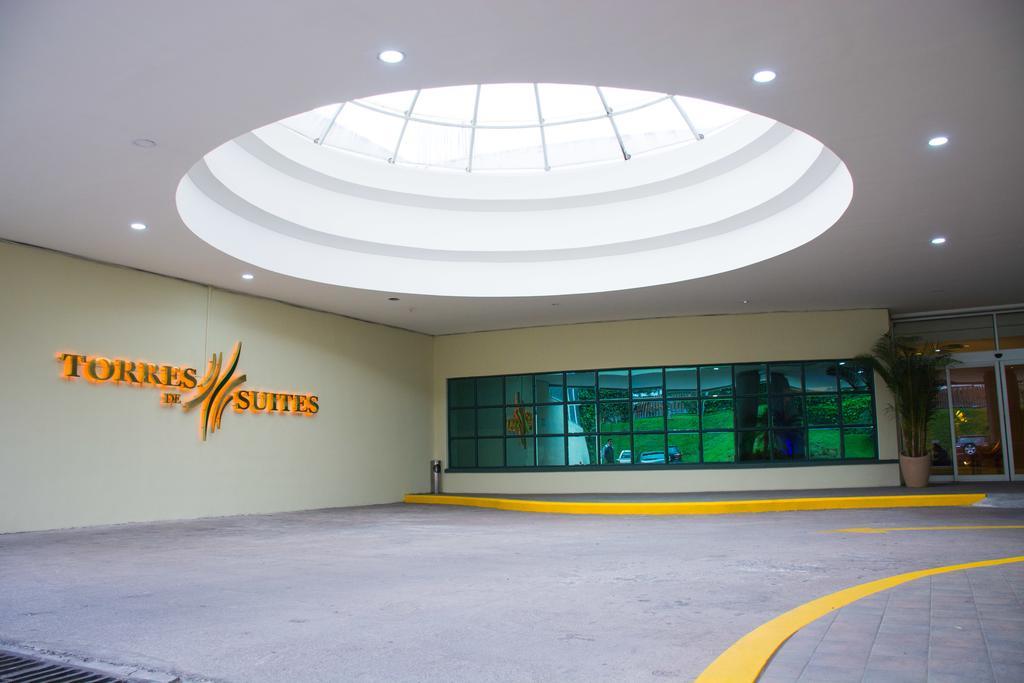 Aparta Hotel Torres De Suites กีโต ภายนอก รูปภาพ