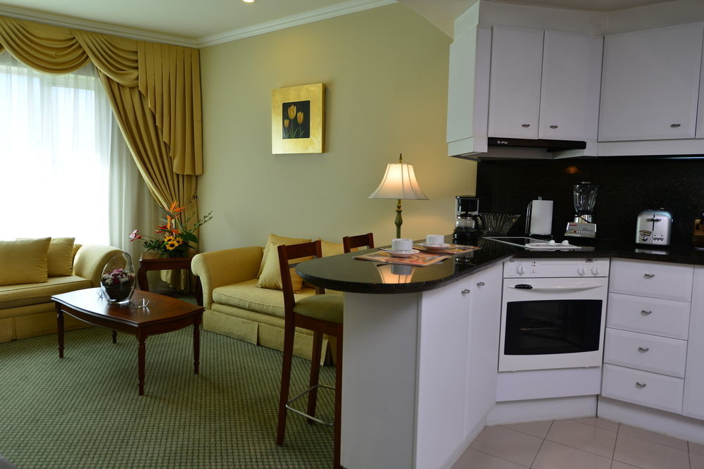 Aparta Hotel Torres De Suites กีโต ภายนอก รูปภาพ