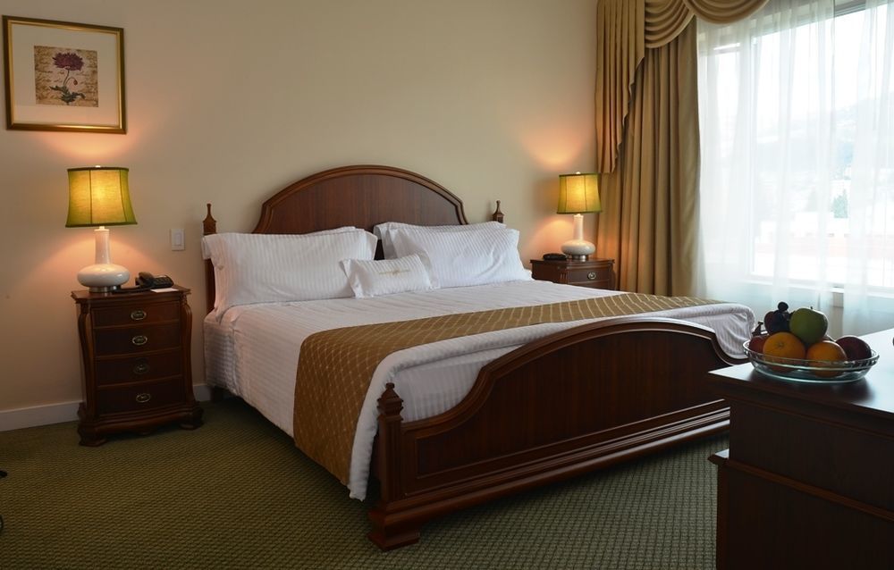 Aparta Hotel Torres De Suites กีโต ภายนอก รูปภาพ